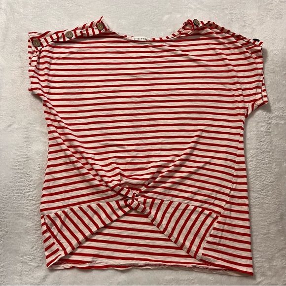 Chic Red Striped Short Sleeve Top - Picture 1 of 2